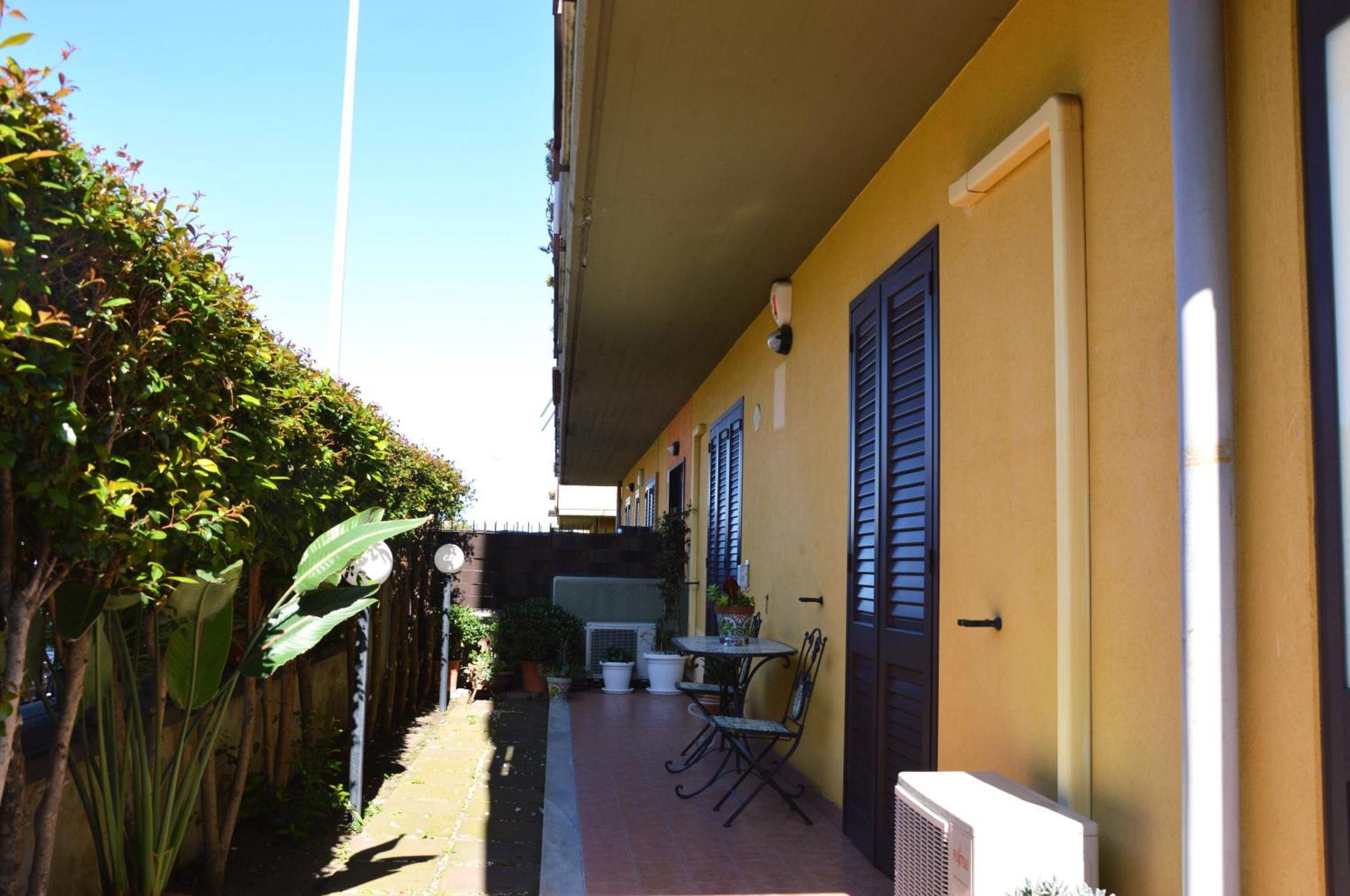 Rita Little House Appartement Mascali Buitenkant foto